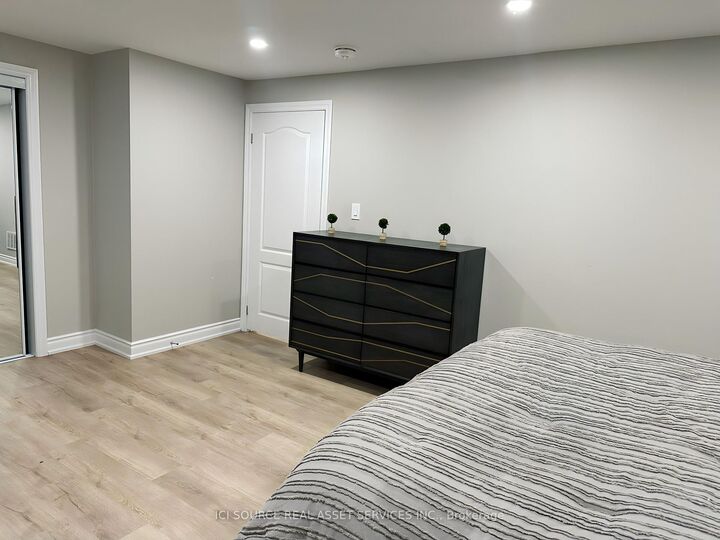 Property Photo:  30 York Drive B  ON K9K 0H1 