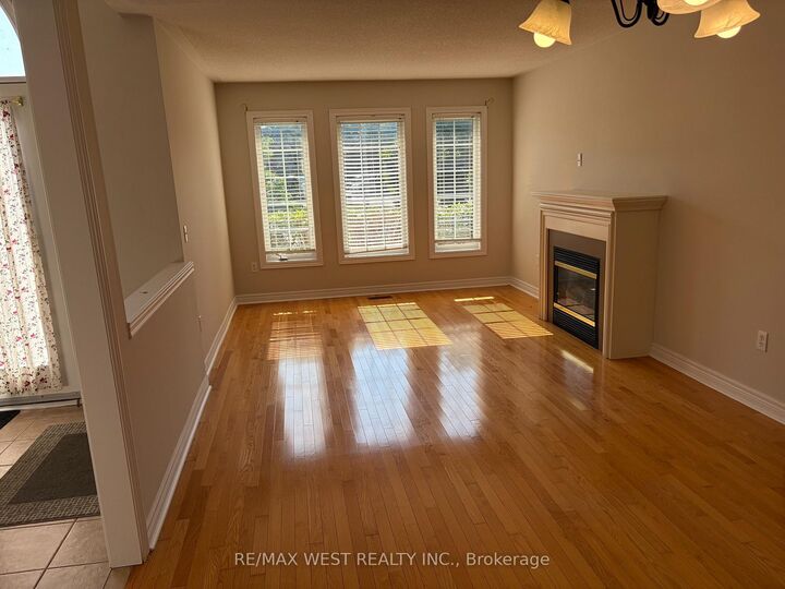 Property Photo: 63 Munro Circle ON L7G 6A2