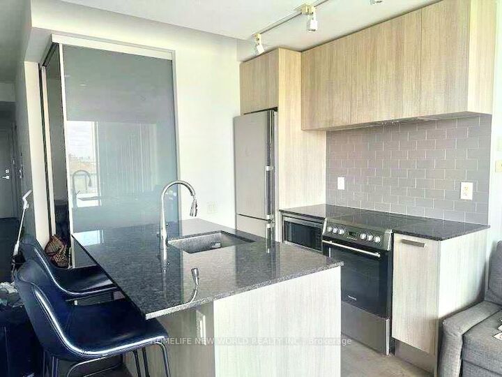 Property Photo: 57 St Joseph Street 712 ON M5S 0C5