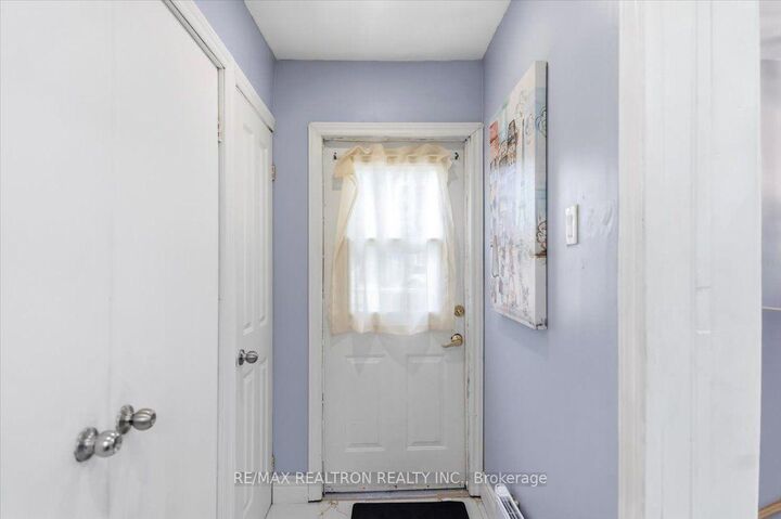 Property Photo: 25 Simcoe Street ON L3W 1G5