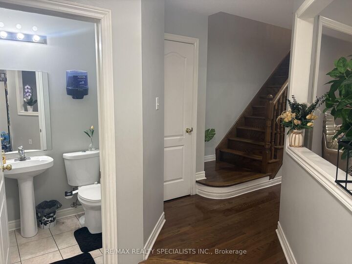 Property Photo:  3137 Bentley Drive  ON L5M 6V8 