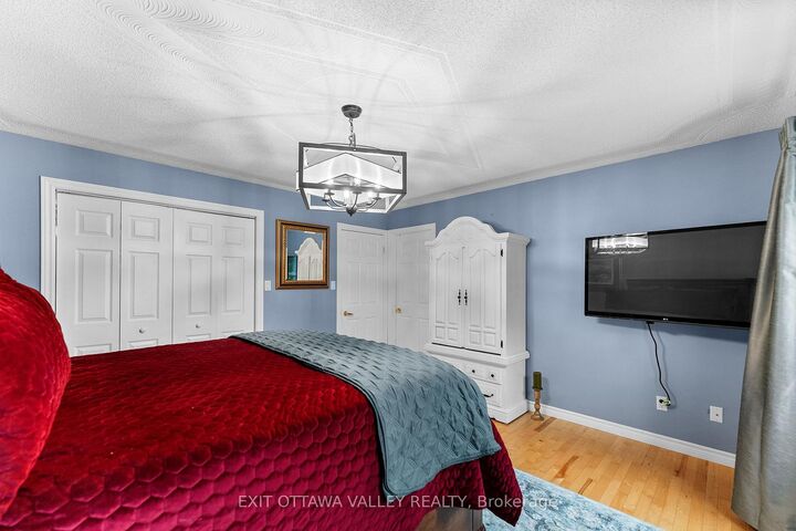 Property Photo:  62 Meadowview Drive  ON K0J 1C0 