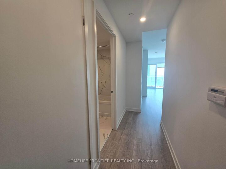 Property Photo: 88 Queen Street E 4808 ON M5C 0B6