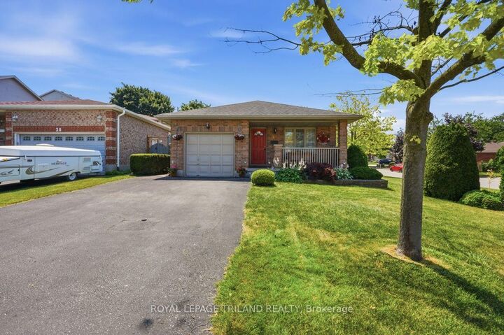 34 Gerald Crescent — photo 1