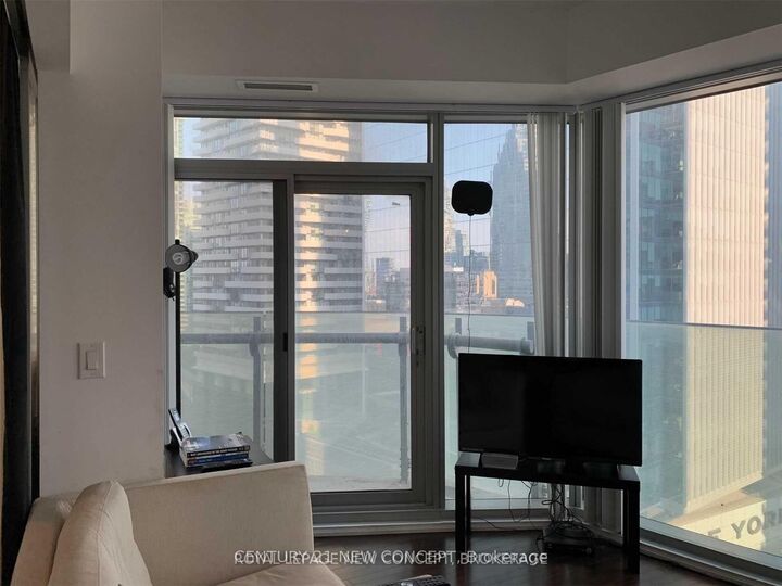 Property Photo:  14 York Street 1502  ON M5J 0B1 