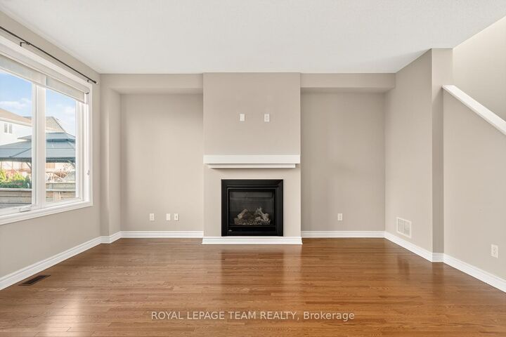 Property Photo: 619 Geranium Walk ON K2S 2J3