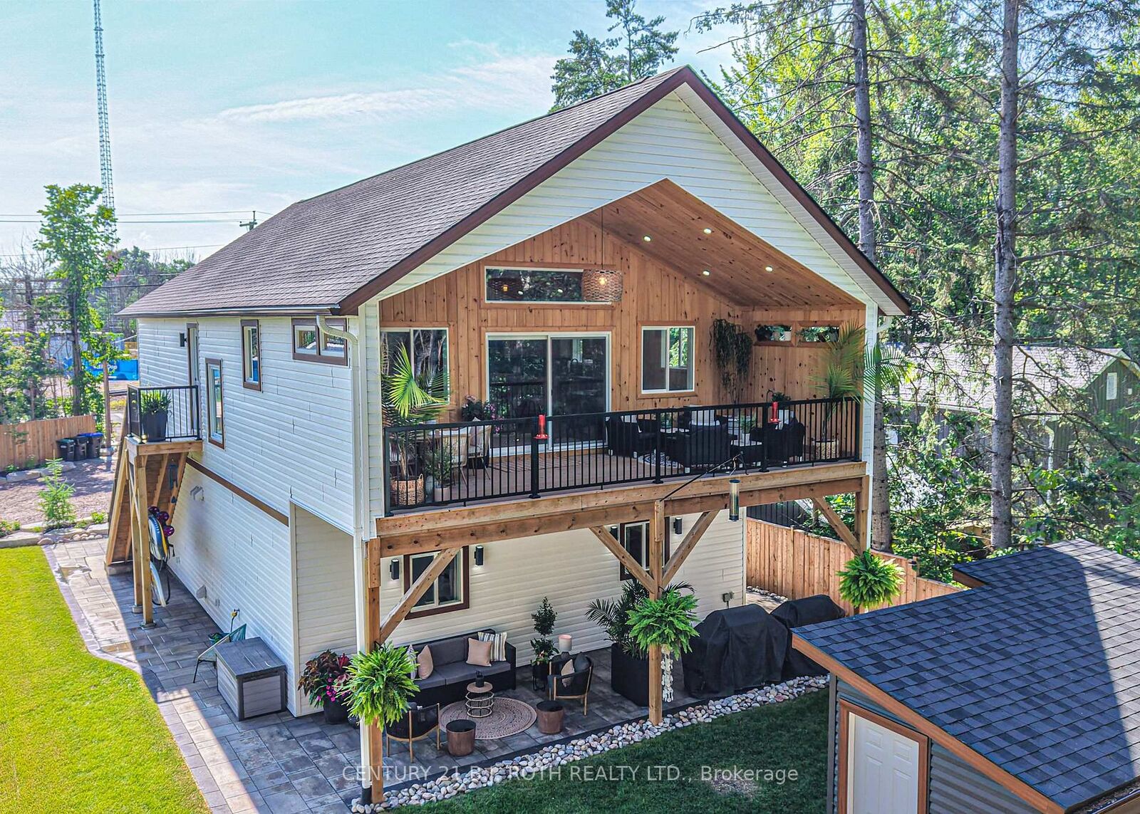 Property Photo: 3332 Quetton Street ON L0K 2B0