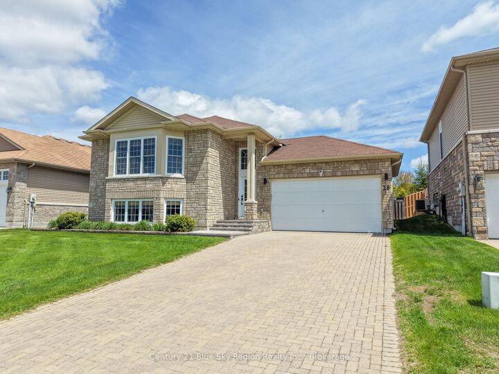 Property Photo:  28 Stone Manor Drive  ON P1C 0A3 