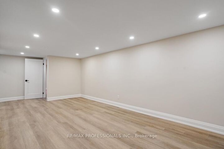 Property Photo:  1327 Royal Drive Lower  ON L7P 2G7 