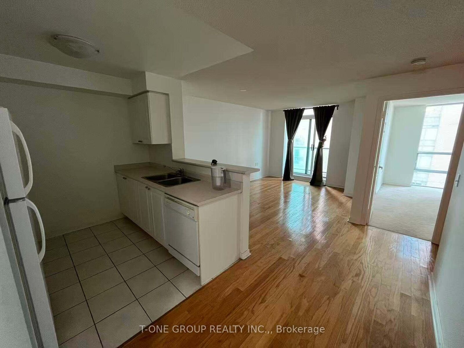 Property Photo: 26 Olive Avenue Ph6 ON M2N 7G7