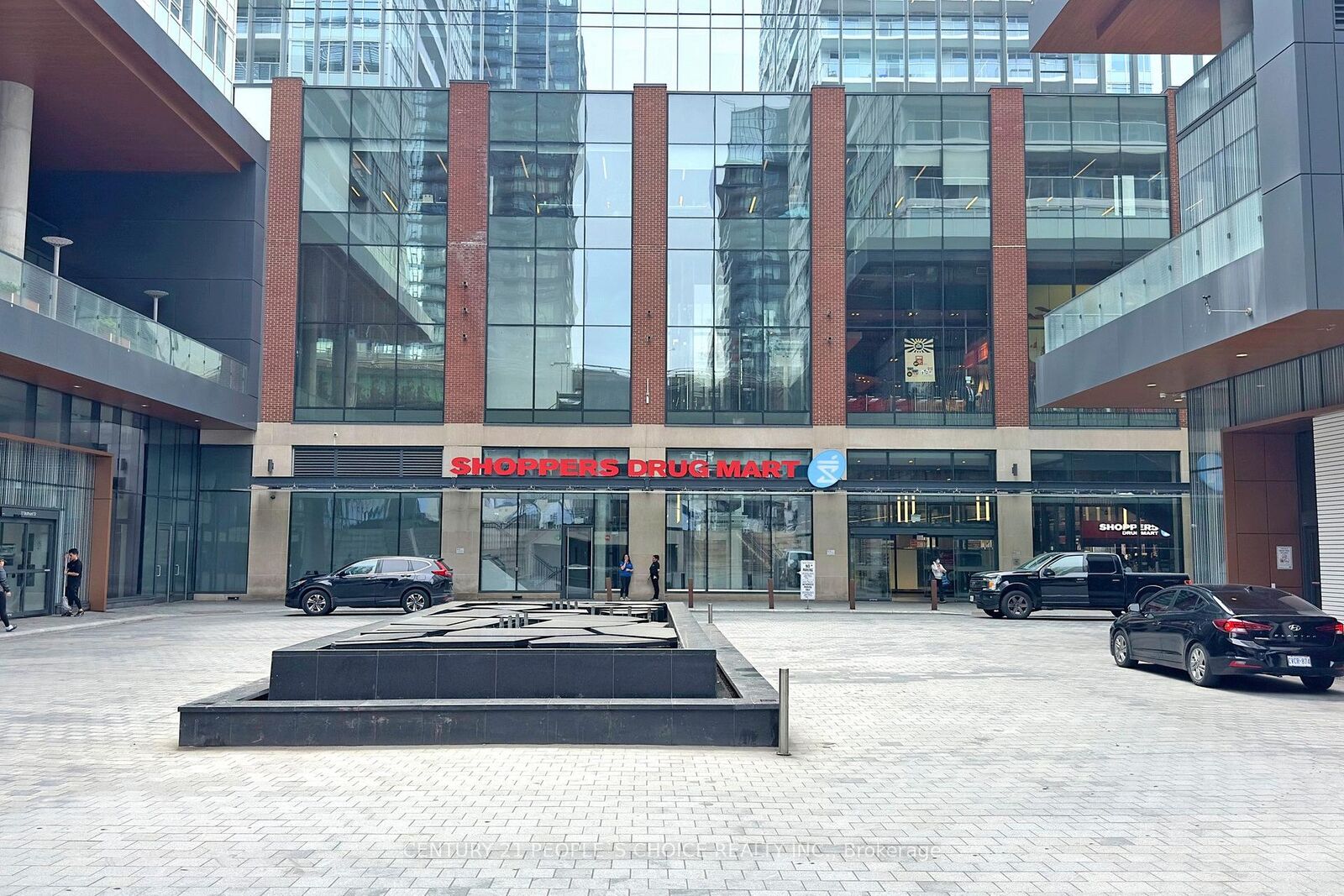 Property Photo:  17 Bathurst Street N 1006  ON M5V 0N1 