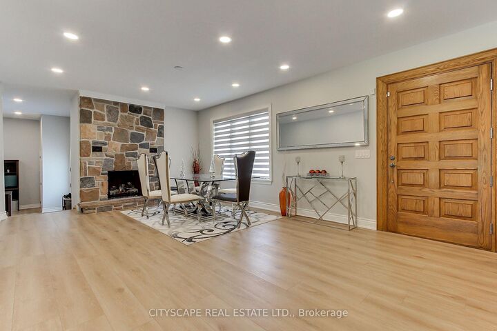 Property Photo: 1543 Indian Grove ON L5H 2S5