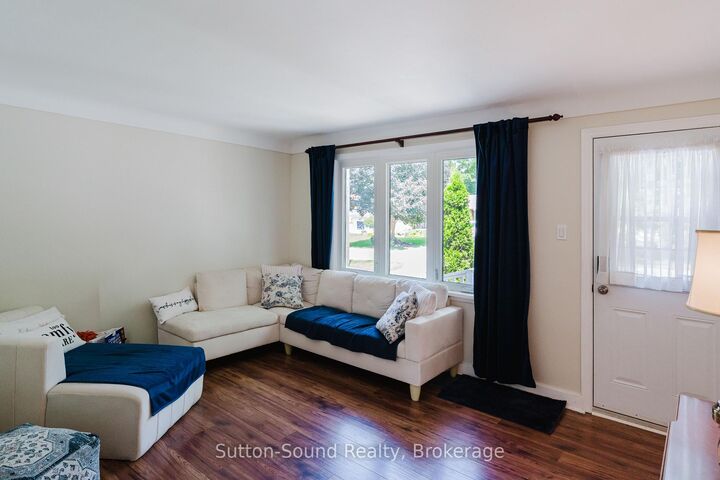 Property Photo: 755 17th Street E ON N4K 2A4