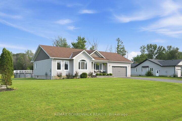Property Photo:  17 Albert Street  ON K0E 1T1 