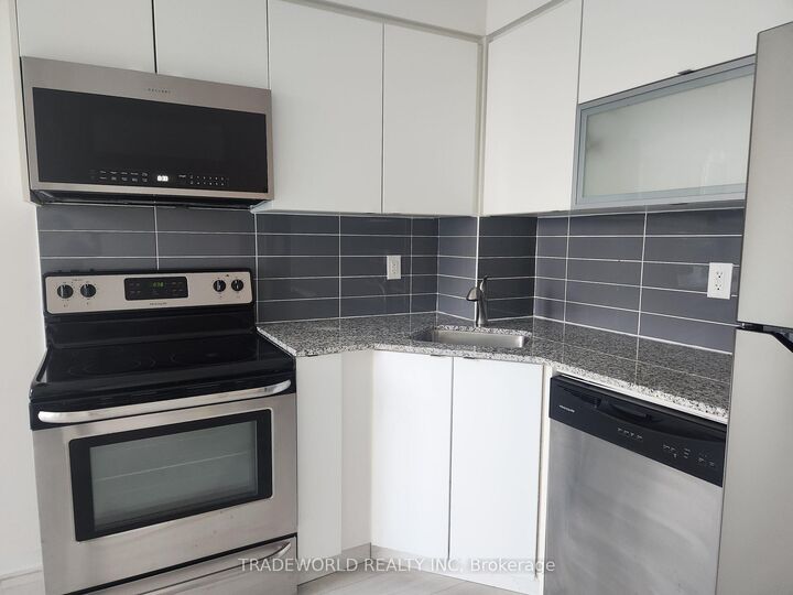 Property Photo: 150 East Liberty Street 503 ON M6K 3R5
