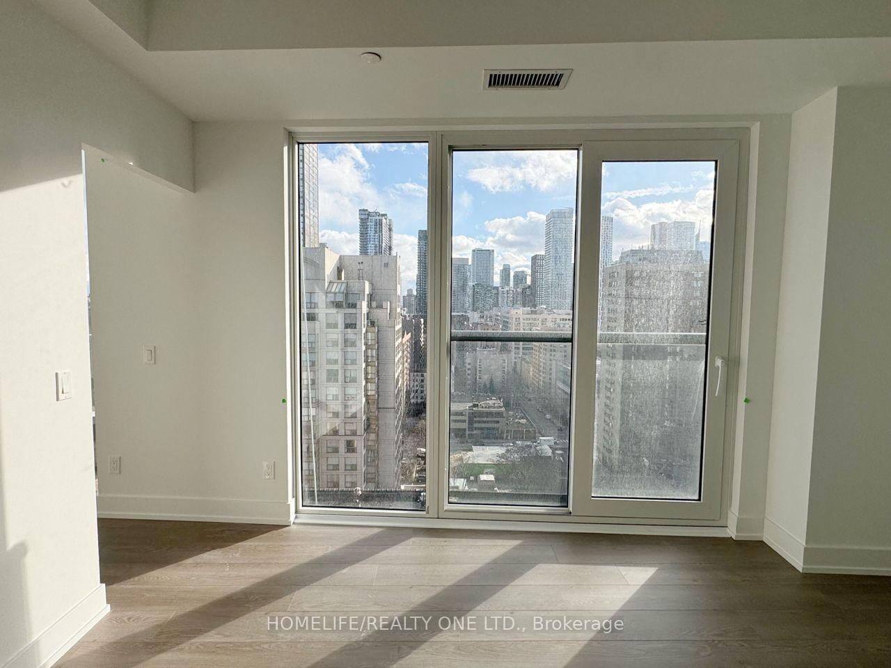 Property Photo:  308 Jarvis Street 2913  ON M5B 0E3 