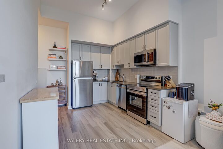Property Photo: 1480 Bayly Street 708 ON L1W 3R5