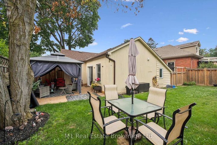 Property Photo: 31 Bagot Street ON N1H 5T2