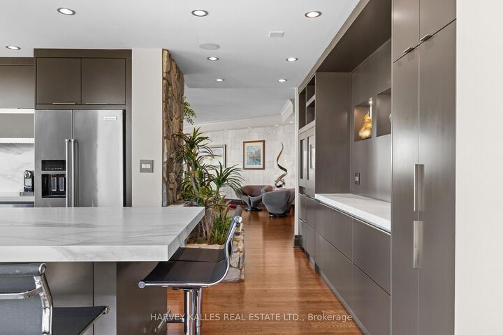 Property Photo: 300 Bloor Street E 2701 ON M4W 3Y2