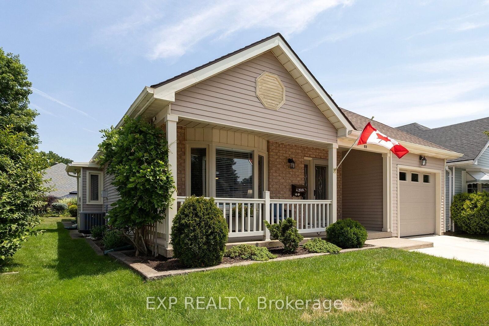 Property Photo: 69 Hawkins Crescent ON N4G 5K7