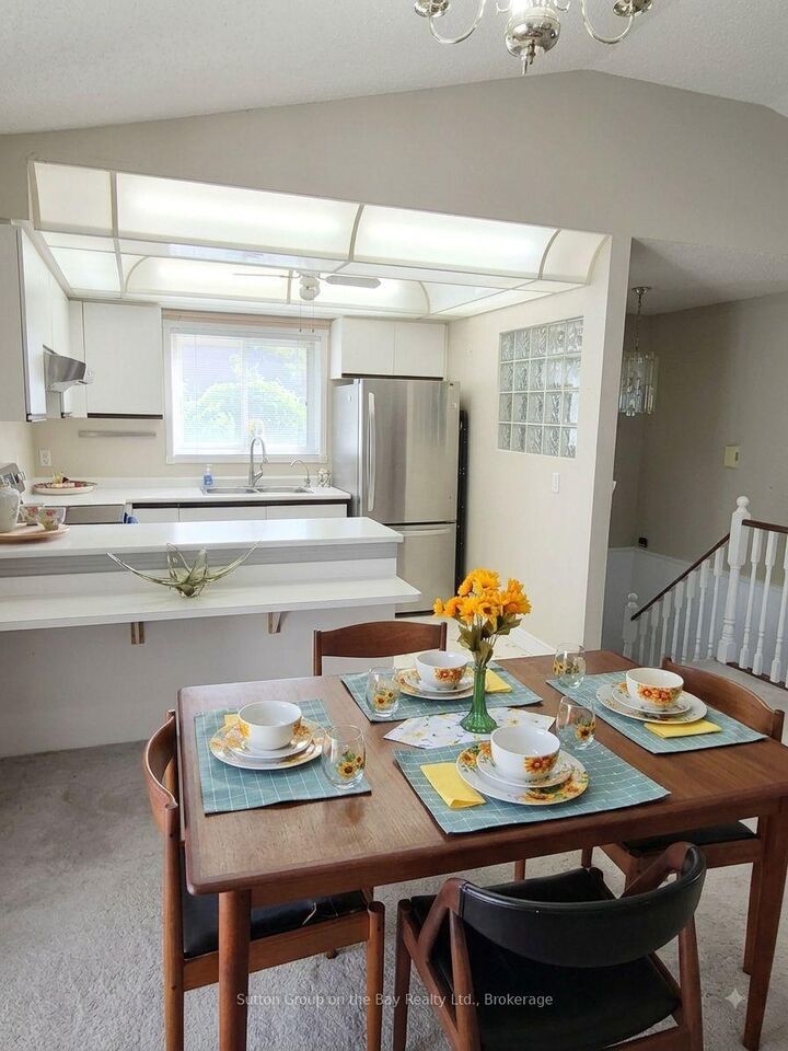 Property Photo: 6 Donald Crescent ON L9Z 1E1