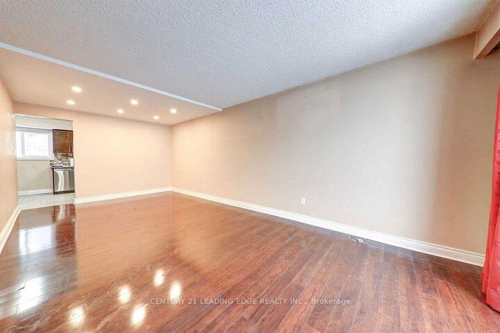 Property Photo:  45 Burkwood Crescent  ON M1B 1N8 