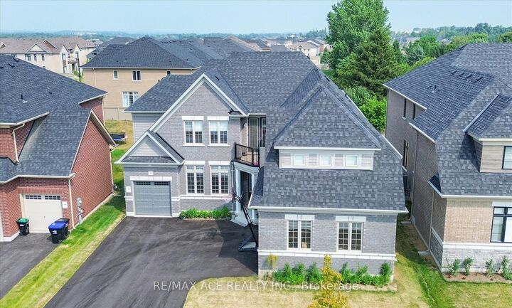 Property Photo: 4 Emerald Grove ON L0G 1W0