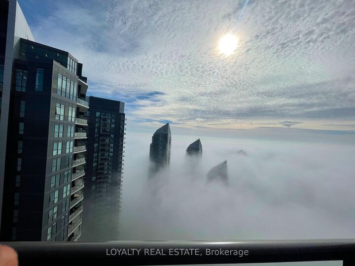 Property Photo:  36 Parklawn Road 4210  ON M8Y 3H8 