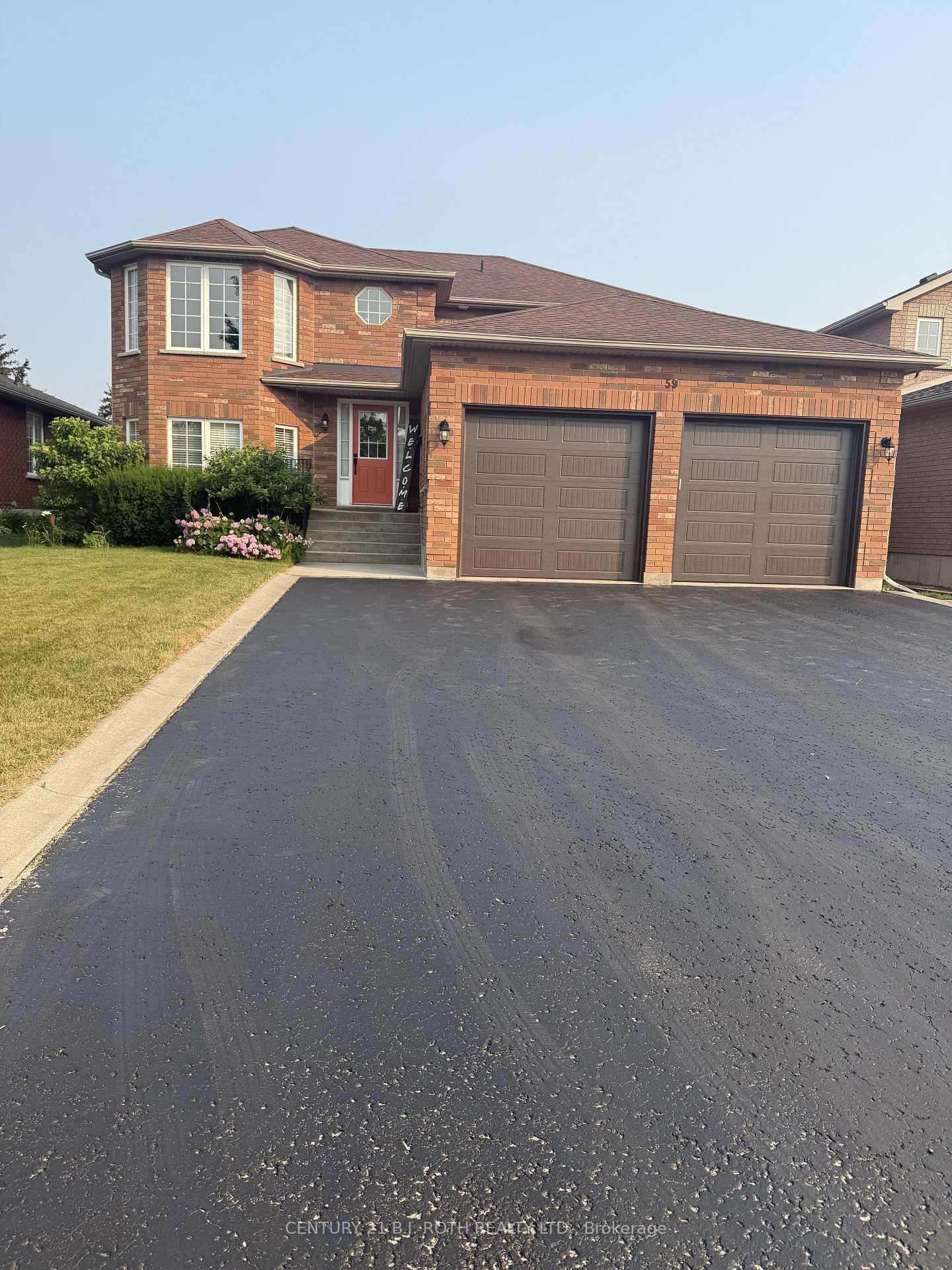 Property Photo: 59 Nicklaus Drive Upper Level ON L4M 6V7