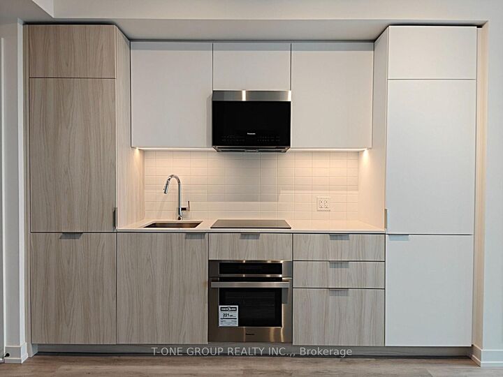 Property Photo:  28 Eastern Avenue Lph09  ON M5A 0Y2 