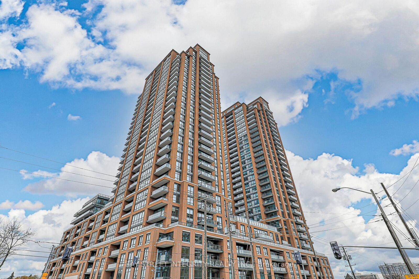 Property Photo: 3260 Sheppard Avenue E 710 ON M1T 3K3