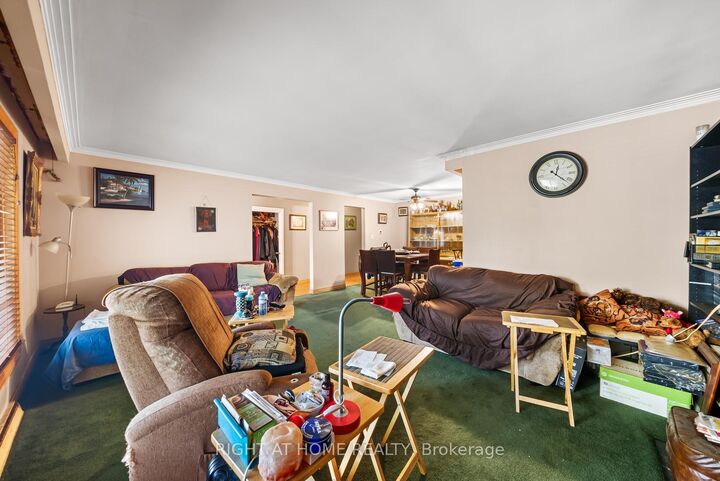 Property Photo: 39 Heathview Avenue ON M2K 2C2