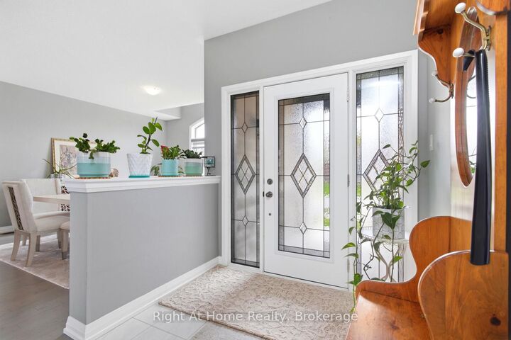 Property Photo: 46 Holtby Court E ON L9L 0B4