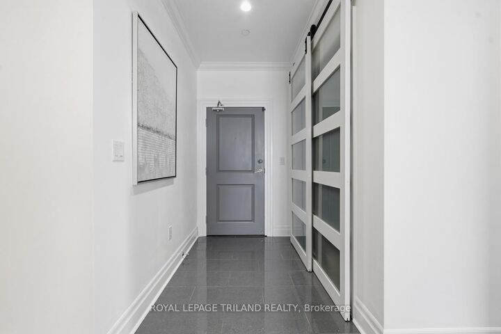 Property Photo:  240 Villagewalk Boulevard 1403  ON N6G 0P6 
