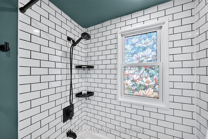 Photo de la propriété:  621 Tate Avenue  ON L8H 6L4 