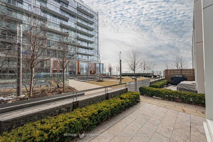 Property Photo:  29 Queens Quay E Th-113  ON M5E 0A4 