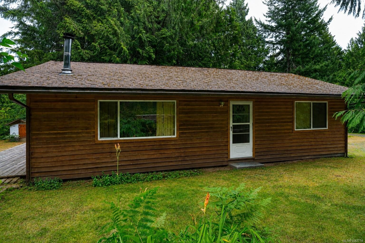 Photo de la propriété: 740 Spider Lake Rd BC V9K 2L7