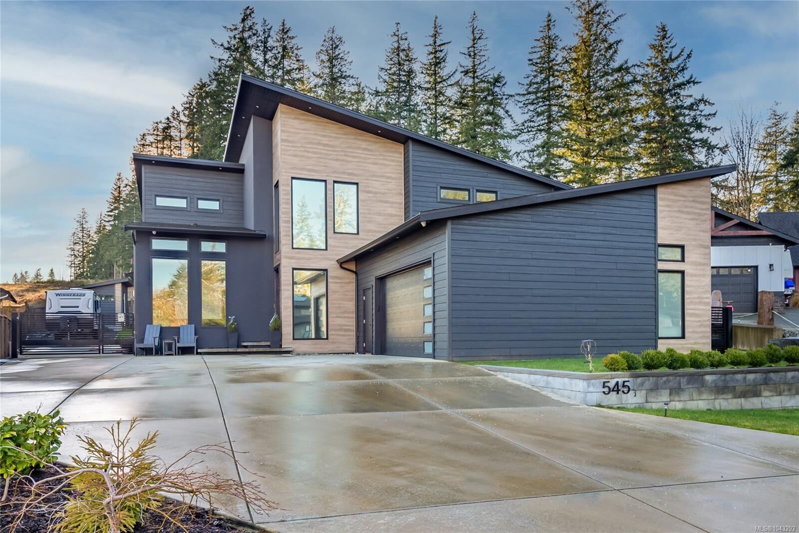 Property Photo: 545 Nebraska Pl BC V9H 0E3