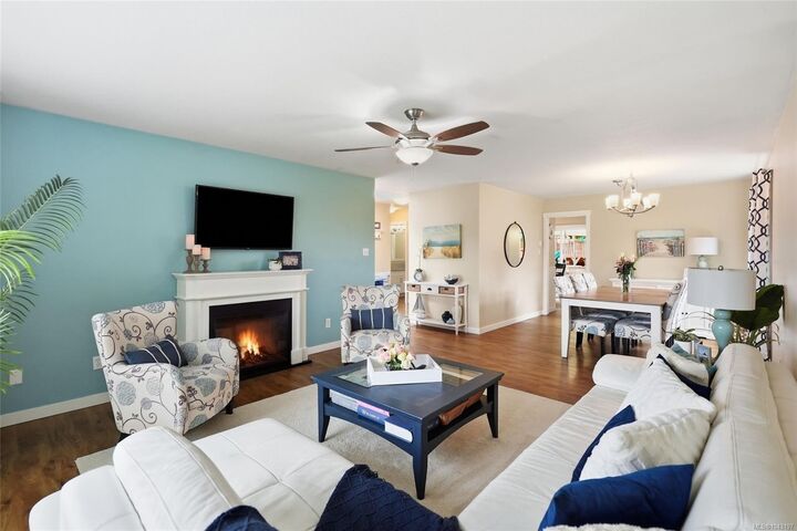 Property Photo: 773 Forsyth Ave BC V9P 1E5
