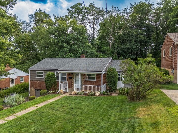 Property Photo: 5614 Villahaven Dr PA 15236