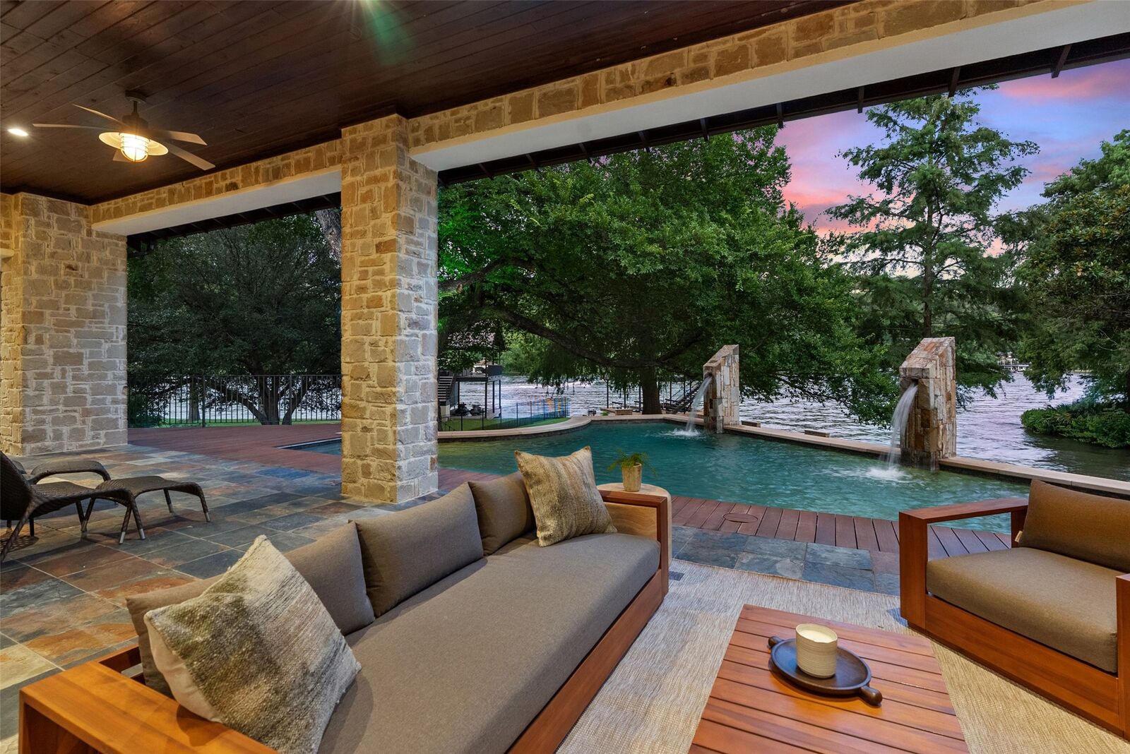 Property Photo: 6901 Greenshores Drive 5 TX 78730