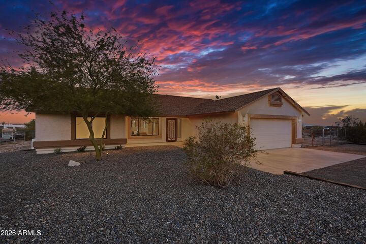 Property Photo: 5001 N Tuthill Road AZ 85340