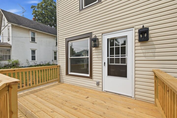Property Photo: 516 Edgehill Ave OH 44805