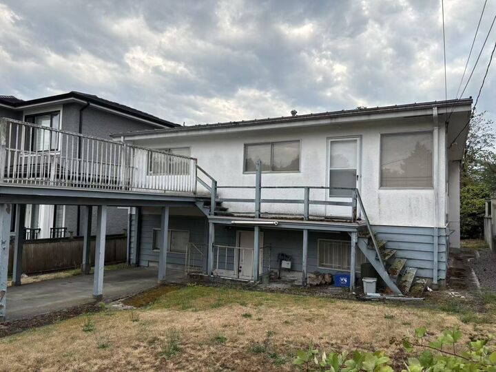 Property Photo: 2635 Bobolink Avenue BC V5S 2G1
