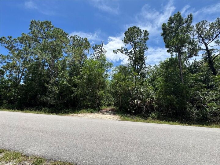Property Photo: 930 24th Ave NE FL 34120