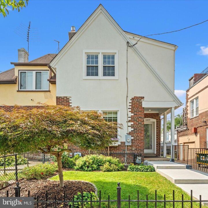 Property Photo: 1809 Otis Street NE DC 20018