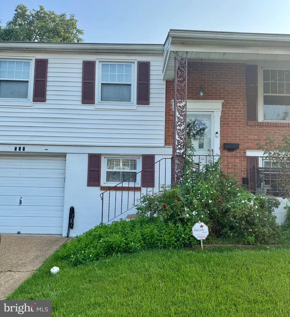 Property Photo: 711 Appletree Court DE 19703