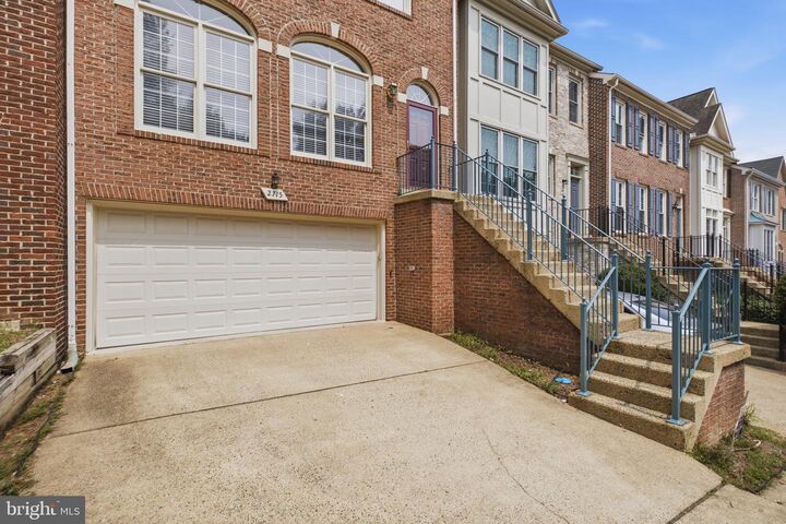 Property Photo: 2715 Pembsly Drive VA 22181