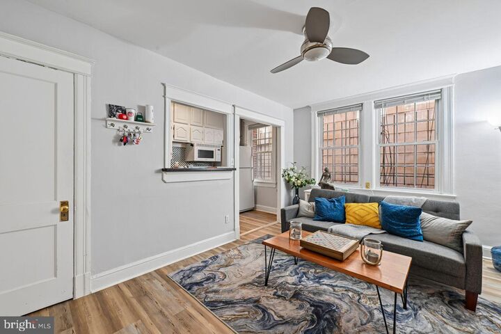 Property Photo:  414 Seward Square SE 104  DC 20003 