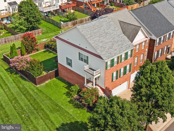 Property Photo: 25488 Crossfield Drive VA 20152